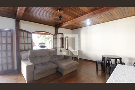 Casa para alugar com 5 quartos, 400m² em Palmeiras, Cabo Frio