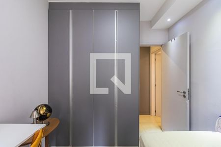 Quarto 1 de apartamento para alugar com 2 quartos, 68m² em Jardim Tupanci, Barueri