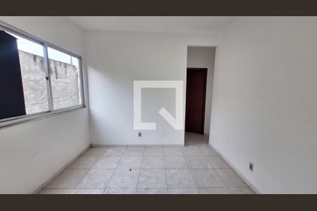 Quarto de casa para alugar com 2 quartos, 80m² em Vila Santa Cruz, Duque de Caxias
