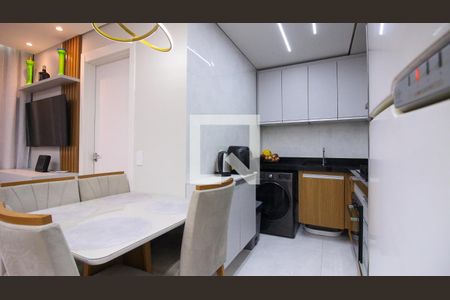Sala/Cozinha de apartamento à venda com 2 quartos, 34m² em Cidade São Mateus, São Paulo