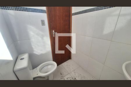 Banheiro de casa para alugar com 3 quartos, 80m² em Vila Santa Cruz, Duque de Caxias
