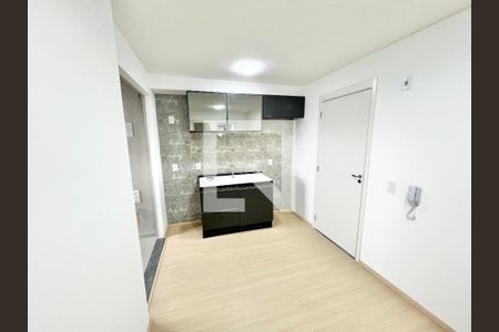 Sala/Cozinha de apartamento para alugar com 2 quartos, 40m² em Jardim Cachoeira, São Paulo