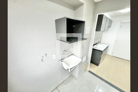 Varanda da Sala / Àrea de Serviço de apartamento para alugar com 2 quartos, 40m² em Jardim Cachoeira, São Paulo