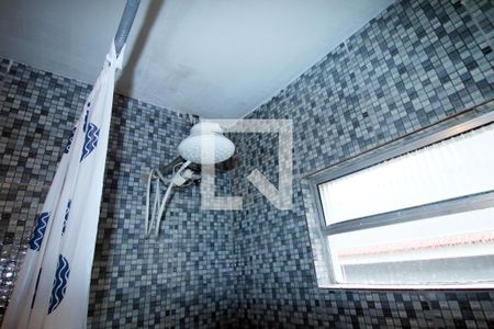 Banheiro de kitnet/studio para alugar com 1 quarto, 20m² em Brás de Pina, Rio de Janeiro
