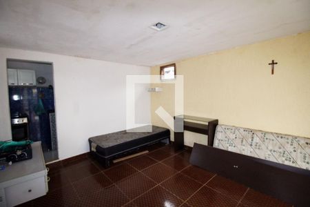 Sala - Quarto de kitnet/studio para alugar com 1 quarto, 20m² em Brás de Pina, Rio de Janeiro