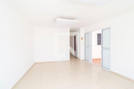 Sala de casa para alugar com 3 quartos, 60m² em Jardim Nélia, São Paulo
