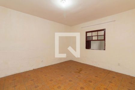 Quarto 1 de casa para alugar com 2 quartos, 110m² em Vila Carmosina, São Paulo