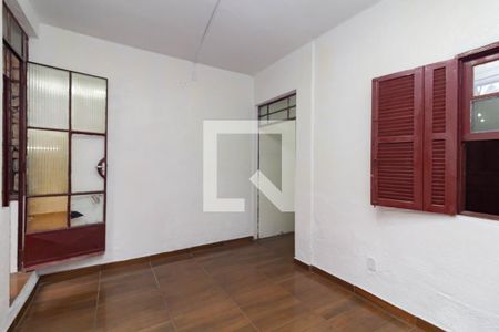 Sala de casa para alugar com 2 quartos, 110m² em Vila Carmosina, São Paulo