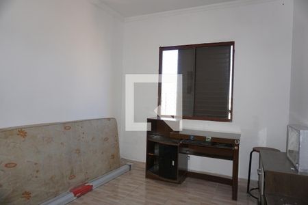 Quarto 1 de apartamento para alugar com 2 quartos, 48m² em Jardim Vitória, Embu das Artes