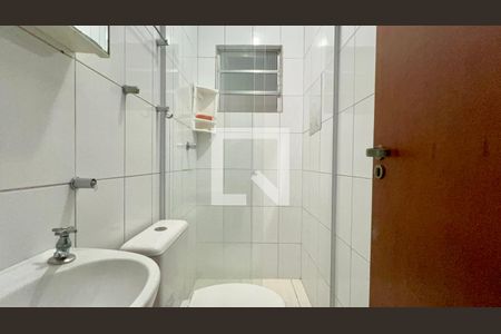 Banheiro de kitnet/studio para alugar com 1 quarto, 28m² em Cerqueira César, São Paulo