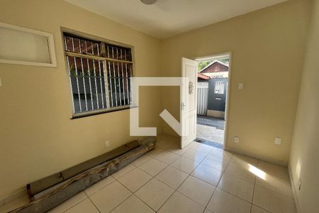 Sala de casa para alugar com 2 quartos, 89m² em Jardim Carioca, Rio de Janeiro