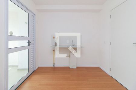 Sala - Cozinha de apartamento à venda com 2 quartos, 28m² em Vila das Belezas, São Paulo