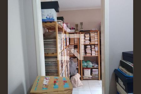 Quarto de casa à venda com 3 quartos, 180m² em Parque Bristol, São Paulo