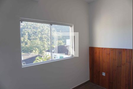 Suíte 1 de casa de condomínio para alugar com 2 quartos, 296m² em Parque Sinai, Santana de Parnaíba