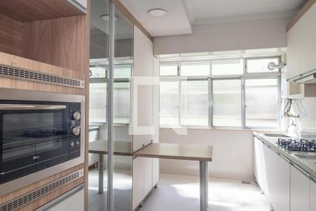 Cozinha de apartamento para alugar com 2 quartos, 70m² em Teresópolis, Porto Alegre