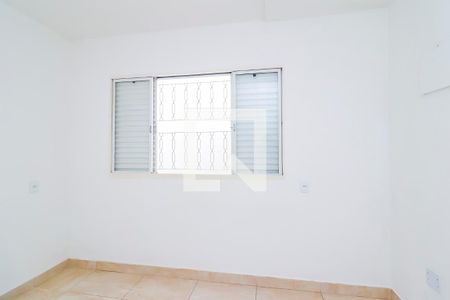 Quarto Suíte de casa para alugar com 1 quarto, 60m² em Vila Carmosina, São Paulo