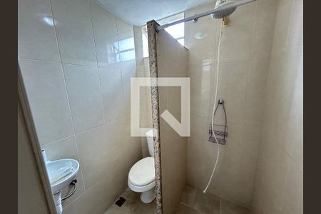 Banheiro da Suíte 1 de casa para alugar com 2 quartos, 120m² em Paiol de Pólvora, Nilópolis