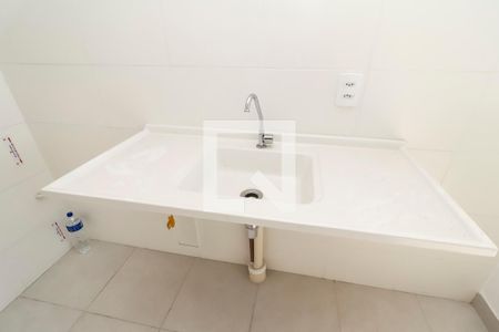 Sala/Cozinha de apartamento à venda com 2 quartos, 33m² em Fazenda Aricanduva, São Paulo