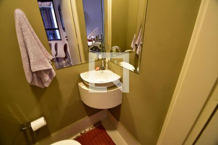 Lavabo de apartamento para alugar com 1 quarto, 65m² em Cambuí, Campinas