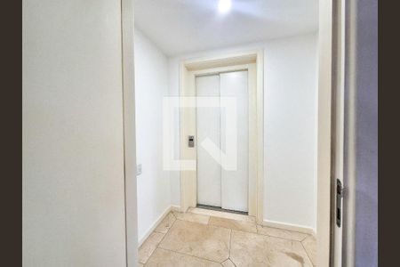 Hall do Elevador Individual de apartamento para alugar com 3 quartos, 165m² em Jardim Morumbi, São Paulo