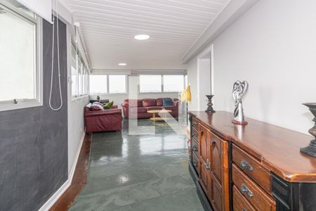 Corredor de apartamento à venda com 3 quartos, 210m² em Vila Marari, São Paulo