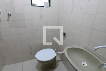 Banheiro de casa para alugar com 1 quarto, 65m² em Vila Paranagua, São Paulo