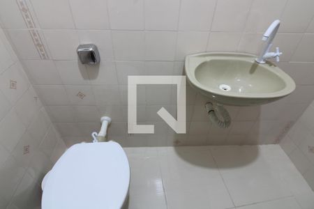 Banheiro de casa para alugar com 1 quarto, 65m² em Vila Paranagua, São Paulo