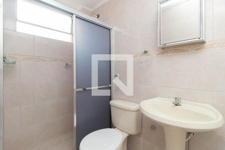 Banheiro de apartamento à venda com 1 quarto, 41m² em Azenha, Porto Alegre