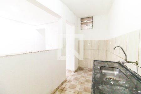 Cozinha de casa para alugar com 2 quartos, 120m² em Jardim Robru, São Paulo