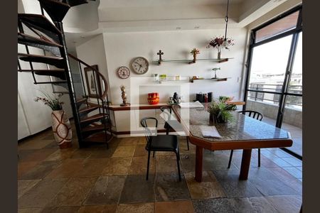 Sala de apartamento para alugar com 3 quartos, 185m² em Ogiva, Cabo Frio