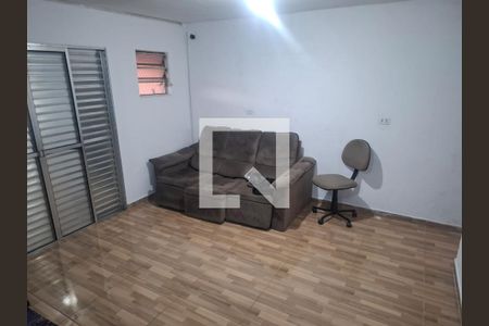 Quarto de casa para alugar com 3 quartos, 210m² em Perobal, Itaquaquecetuba
