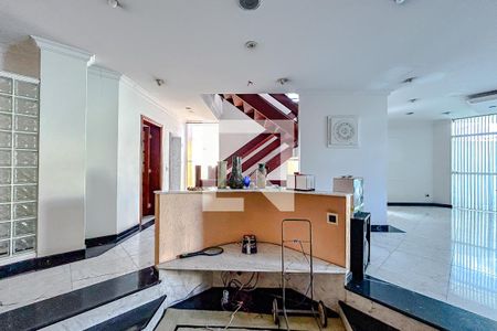 Sala de casa à venda com 5 quartos, 670m² em Vila Carrão, São Paulo