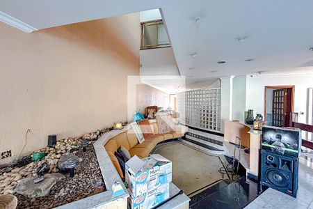 Sala de casa à venda com 5 quartos, 670m² em Vila Carrão, São Paulo