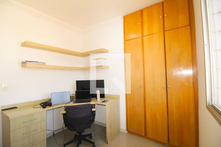 Quarto 01- Escritório de apartamento à venda com 3 quartos, 82m² em Nova Esperança, Belo Horizonte
