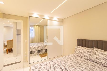 Quarto 2 de apartamento para alugar com 2 quartos, 50m² em Jardim Guiomar, Carapicuíba