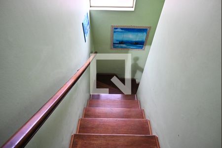 Escada de casa à venda com 3 quartos, 90m² em Jardim Campo Limpo, São Paulo