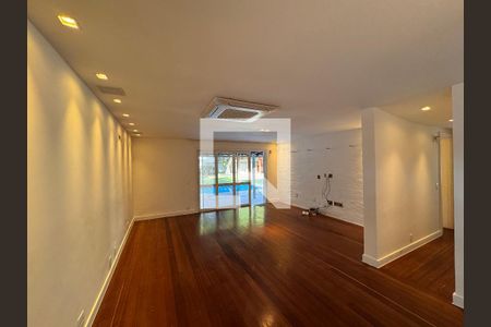 Casa de Condomínio para alugar com 3 quartos, 350m² em Barra da Tijuca, Rio de Janeiro