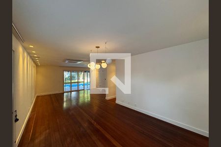 Casa de Condomínio para alugar com 3 quartos, 350m² em Barra da Tijuca, Rio de Janeiro