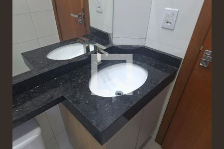 Banheiro de apartamento para alugar com 2 quartos, 40m² em Vila Paiva, São Paulo