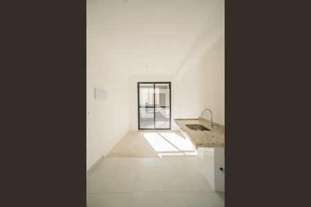 Sala/Cozinha de apartamento à venda com 1 quarto, 30m² em Chácara Inglesa, São Paulo