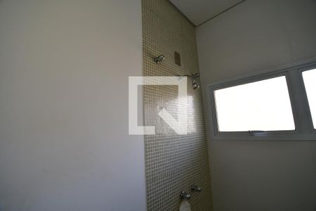 Banheiro de casa de condomínio para alugar com 3 quartos, 388m² em Jardim do Sol, Campinas