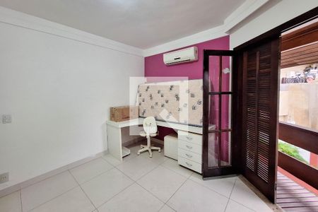 Quarto 1 de casa de condomínio à venda com 3 quartos, 380m² em Piratininga, Niterói