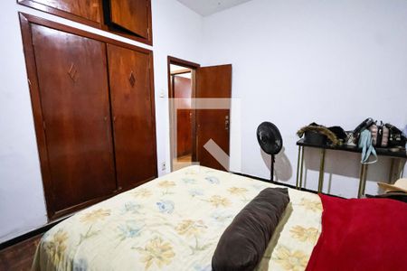 Quarto 1 de casa para alugar com 3 quartos, 250m² em Nova Cachoeirinha, Belo Horizonte