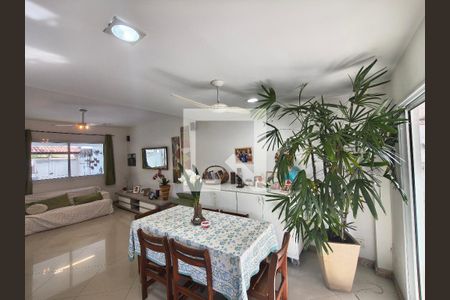 Casa de Condomínio para alugar com 4 quartos, 400m² em Jacarepaguá, Rio de Janeiro