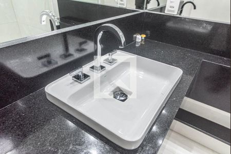 Banheiro de apartamento para alugar com 2 quartos, 96m² em Campo Belo, São Paulo