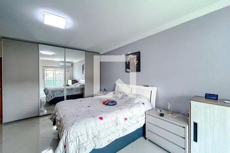 Casa à venda com 4 quartos, 213m² em Penha de França, São Paulo