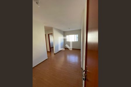 Sala de apartamento para alugar com 2 quartos, 45m² em Jardim Holanda, Uberlândia