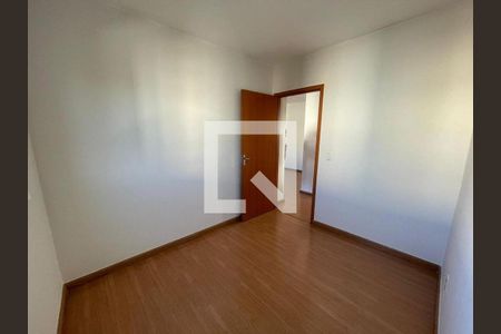 Sala de apartamento para alugar com 2 quartos, 45m² em Jardim Holanda, Uberlândia