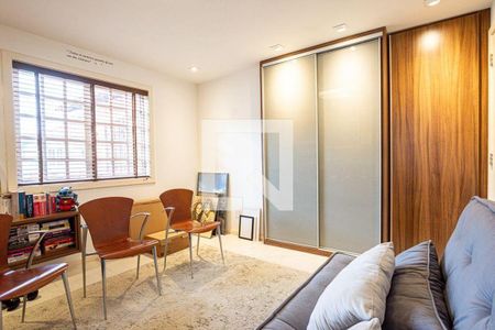 Casa à venda com 4 quartos, 220m² em Camboinhas, Niterói
