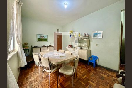 Sala de apartamento à venda com 2 quartos, 75m² em Sagrada Família, Belo Horizonte